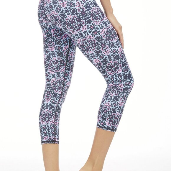 Fabletics Salar Mosaic PowerHold Capri - Picture 3 of 5